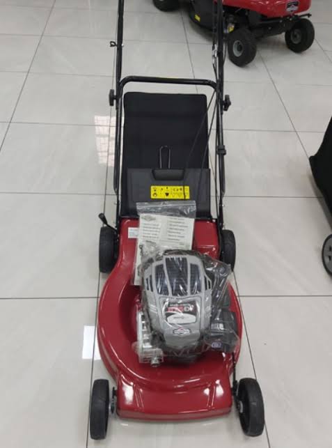 Briggs and Stratton Lawn Mower 125cc